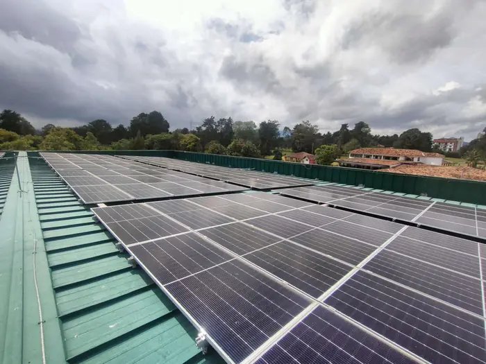 Club Campestre, Rionegro, Antioquia: instalación solar