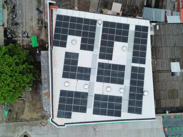 Almacenes Korea, Chigorodó, Antioquia: instalación solar