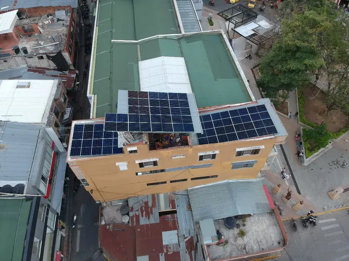 Panadería, Segovia, Antioquia: instalación solar