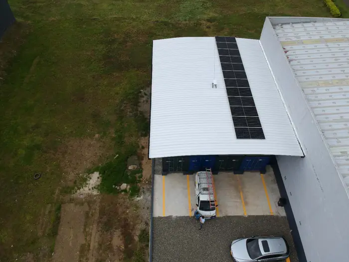 Bodegas Zona Franca, Apartadó: instalación solar